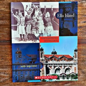 Scholastic Ellis Island Book Early Reader Large Print History Geography